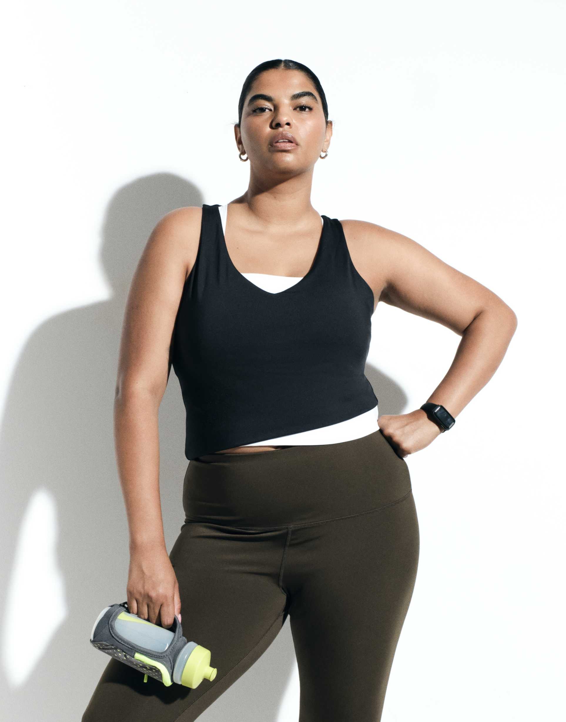 4505 curve active v-neck racer back tank top with inner bra in black