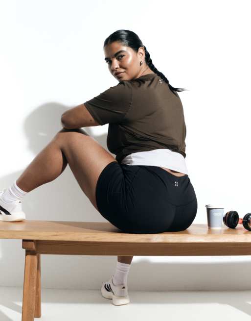 4505 Curve active waist snatching high rise 5" legging shorts in black, 4 of 6