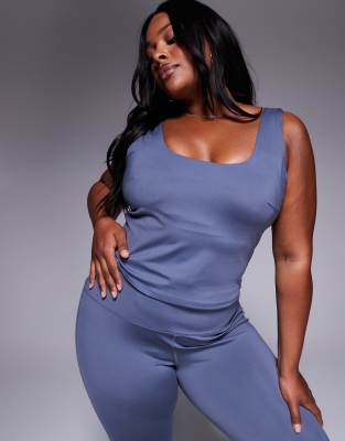 4505 Curve - Canotta con scollo squadrato e reggiseno interno color fiordaliso 
