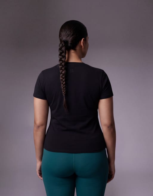 4505 Curve fitted cotton everyday t-shirt with quick dry finish in black, 3 of 4