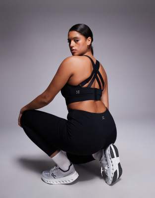 4505 Curve Icon active high support sports bra with removable padding and adjustable straps in black