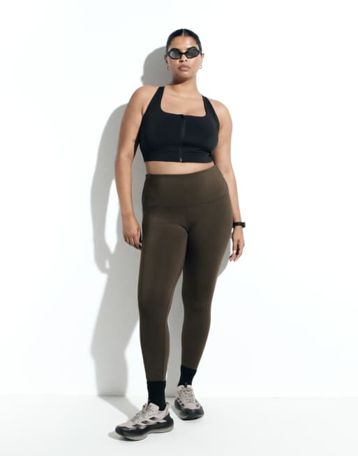 4505 Curve Icon active high support sports bra with removable padding and adjustable straps in black, 4 of 5