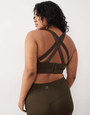 4505 Curve Icon Active High Support Sports Bra With Removable Padding And Adjustable Straps In Brown