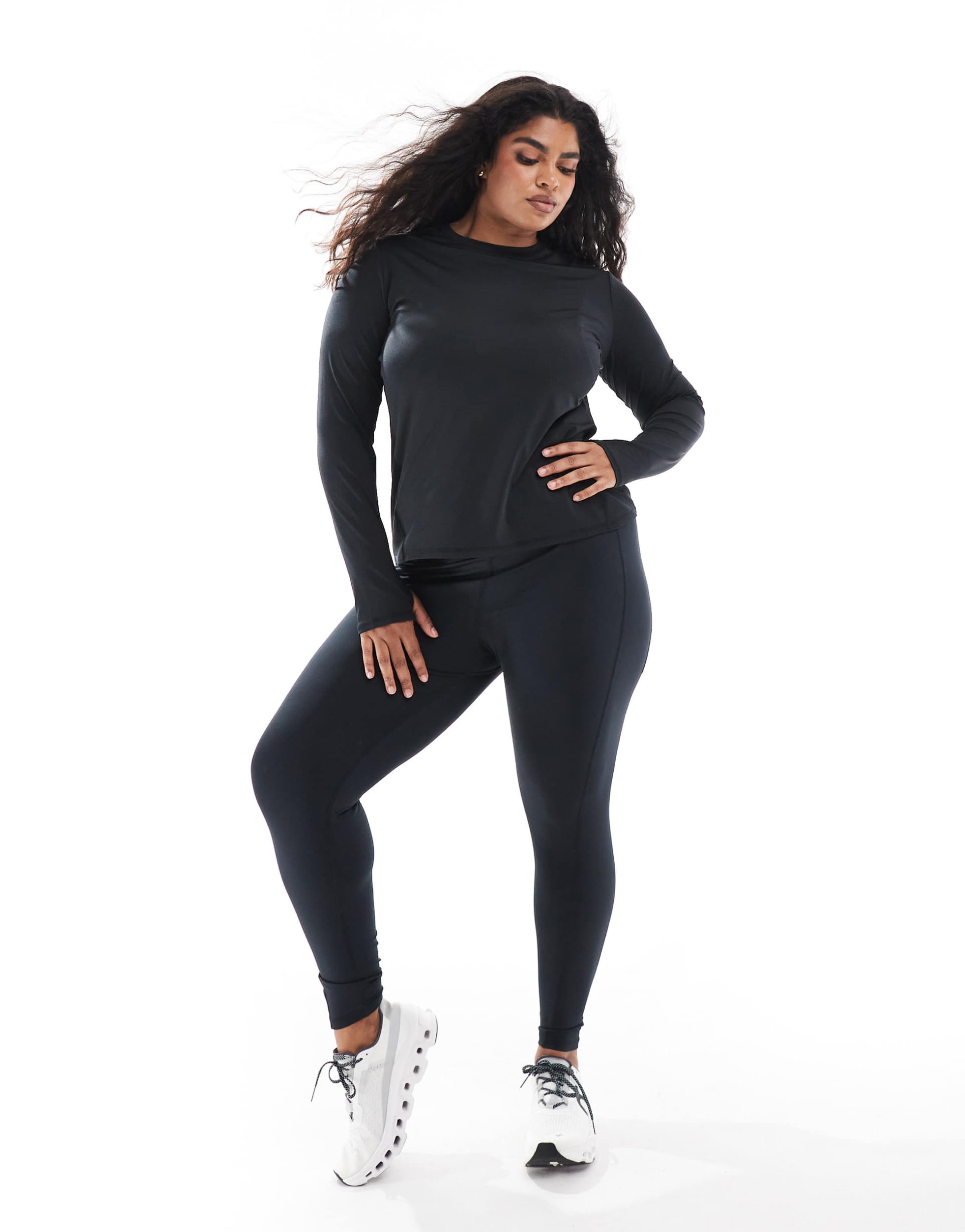 4505 curve icon active tie waist run leggings with phone pocket in black