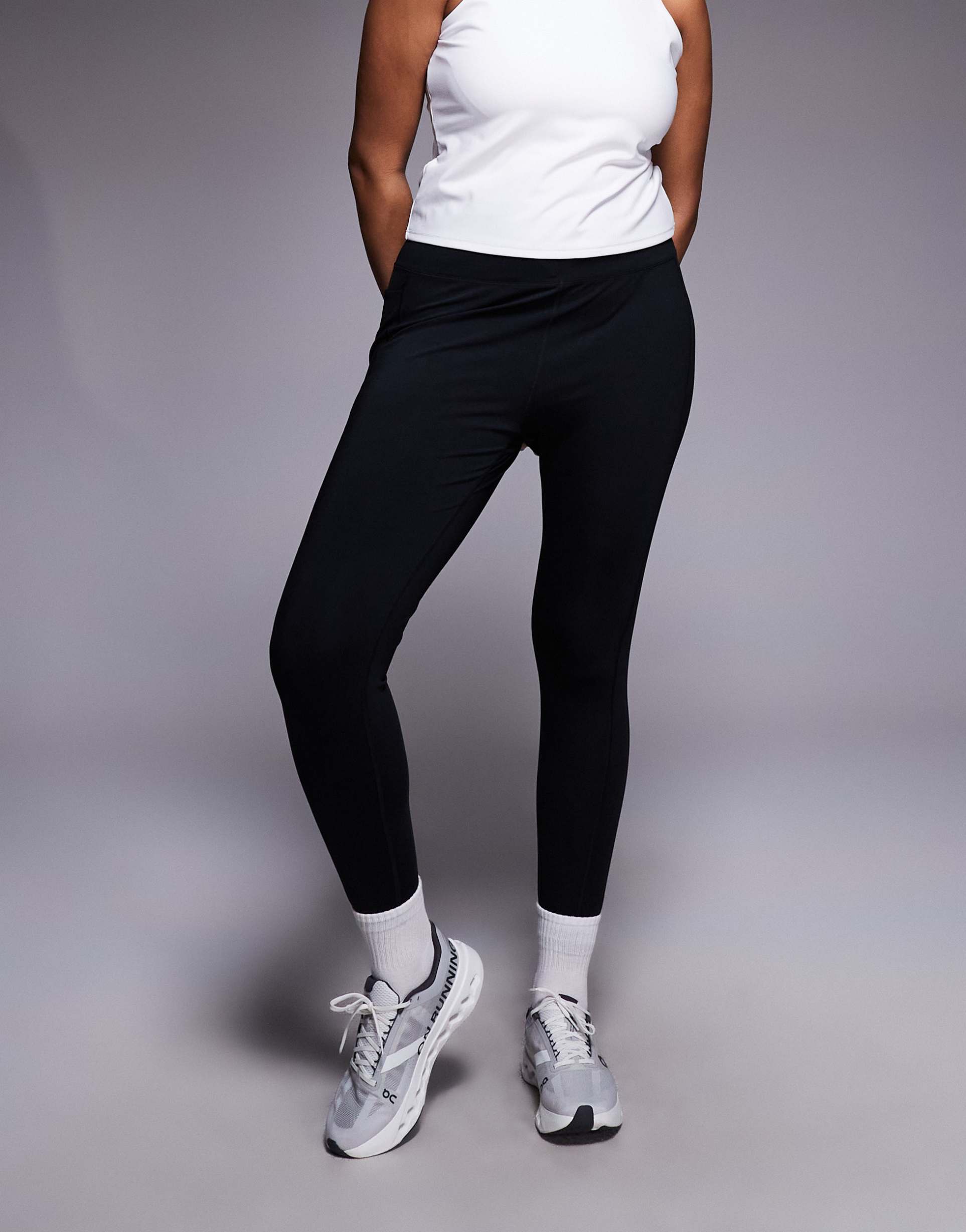 4505 curve icon active tie waist run leggings with phone pocket in black