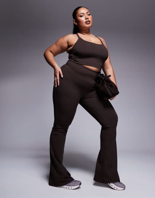 4505 Curve – Icon – Chokladbruna, mjuka, smala yogaleggings med utsvängda ben och hög midja