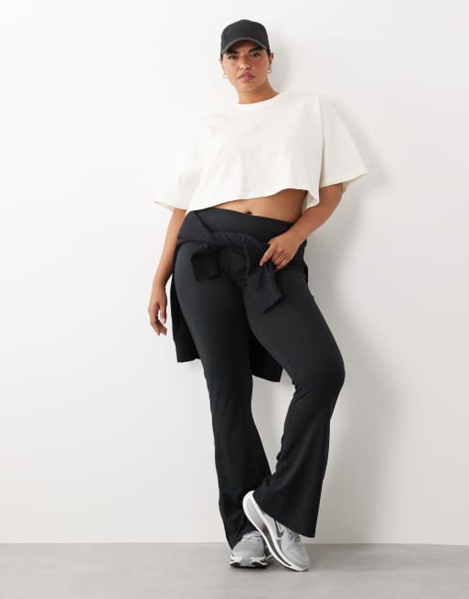 4505 Curve Icon heavyweight cotton cropped t-shirt with quick dry finish in off white, 3 of 4