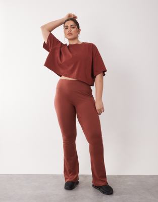 4505 Curve Icon Heavyweight Cotton Cropped T-shirt With Quick Dry Finish In Brown