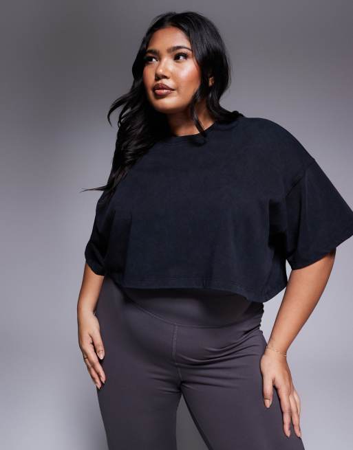 4505 Curve Icon heavyweight cotton cropped t-shirt with quick dry finish in washed black 
