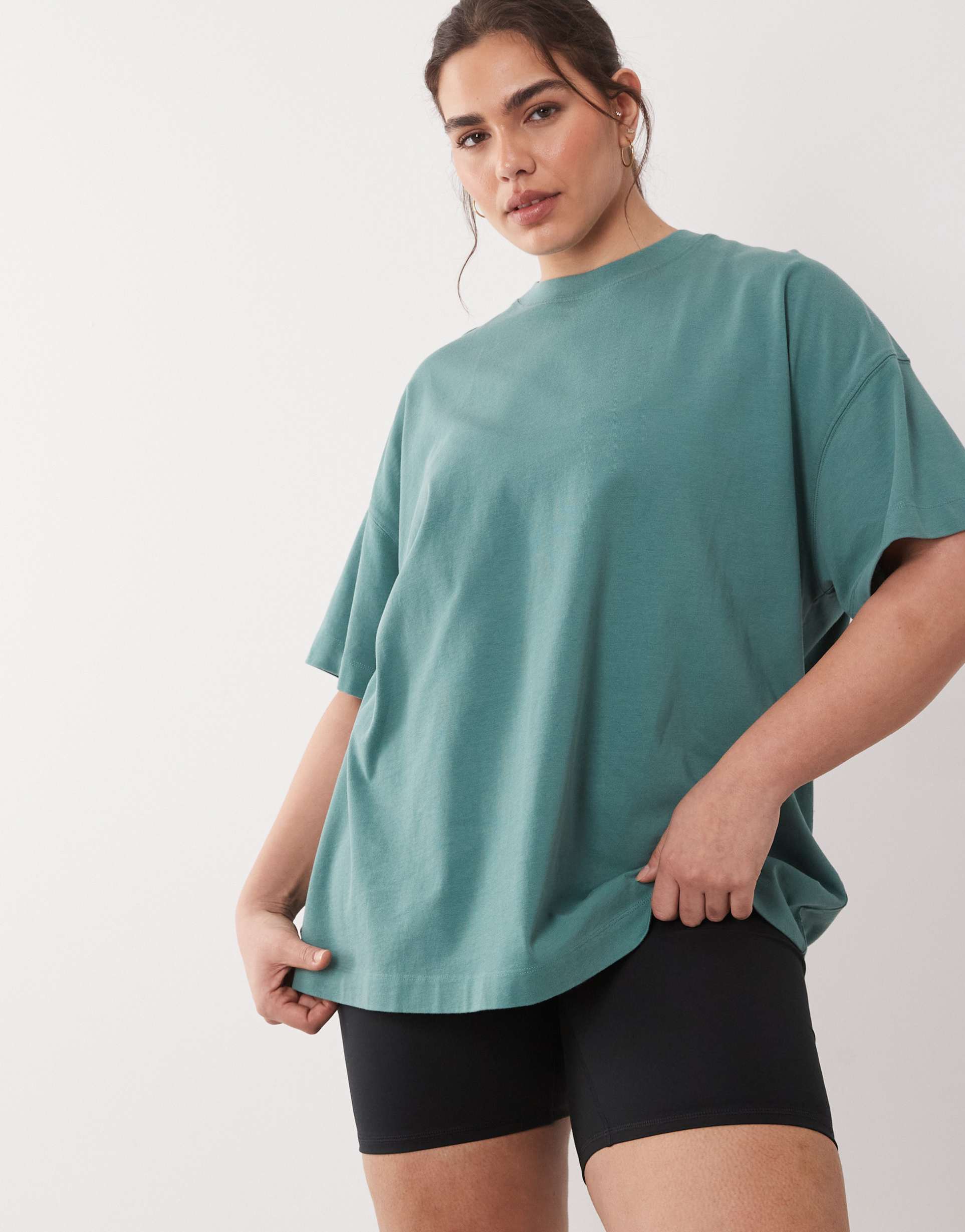 4505 curve icon heavyweight cotton oversized t-shirt with quick dry finish in washed sage