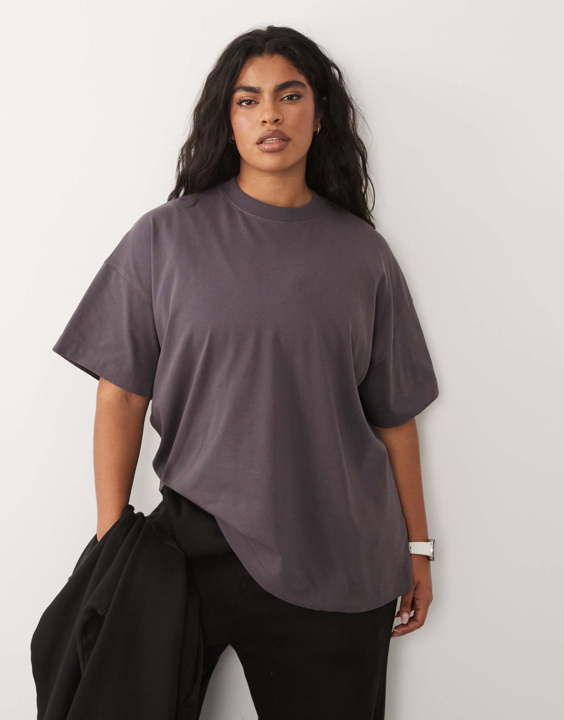 4505 curve icon heavyweight cotton oversized t-shirt with quick dry finish in washed storm gray