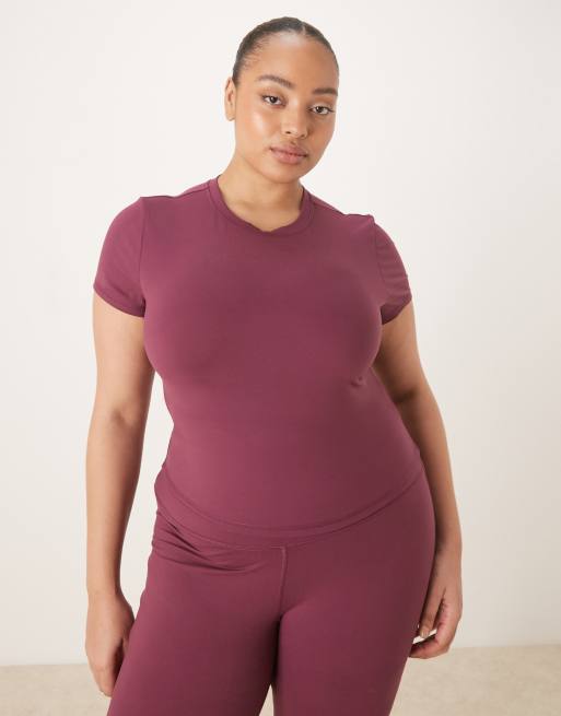 4505 Curve - Icon - Mini t-shirt de yoga en tissu doux - Mûre