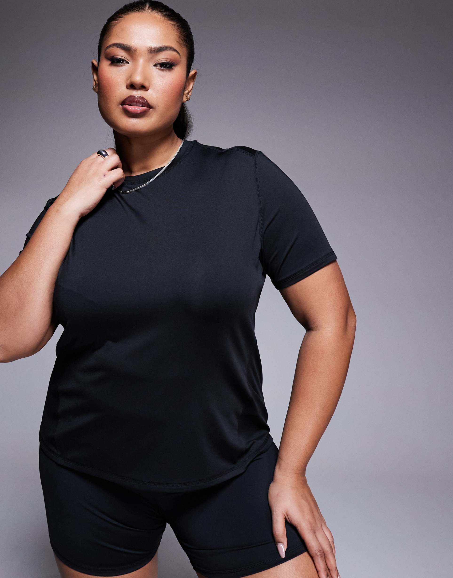 4505 curve icon performance t-shirt with quick dry in black