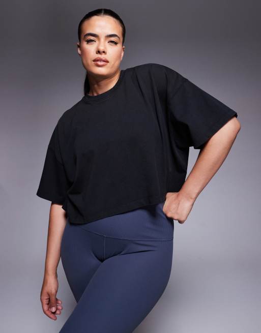 4505 Curve – Icon – Schweres Cropped T-Shirt aus Baumwolle in verwaschenem Schwarz mit schnelltrocknendem Finish