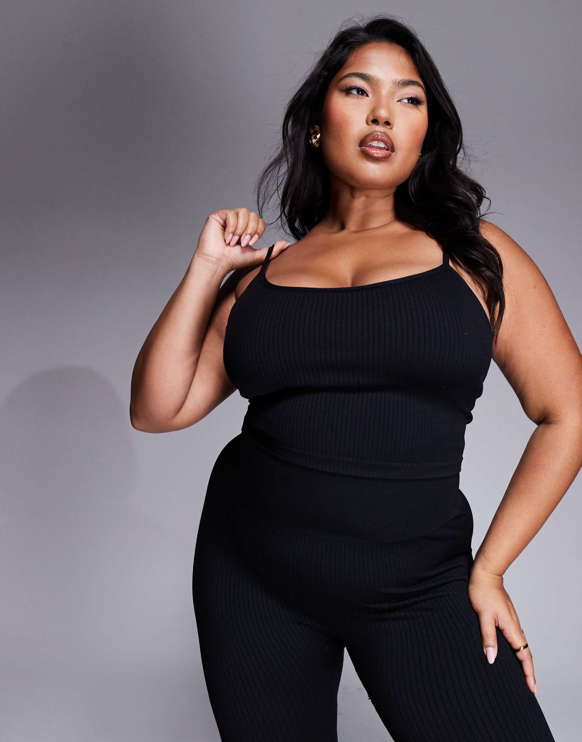 4505 curve icon seamless rib knit yoga tank top with shelf bra in black