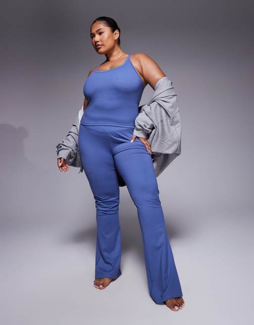 4505 Curve Icon slim kick soft touch yoga legging in china blue 
