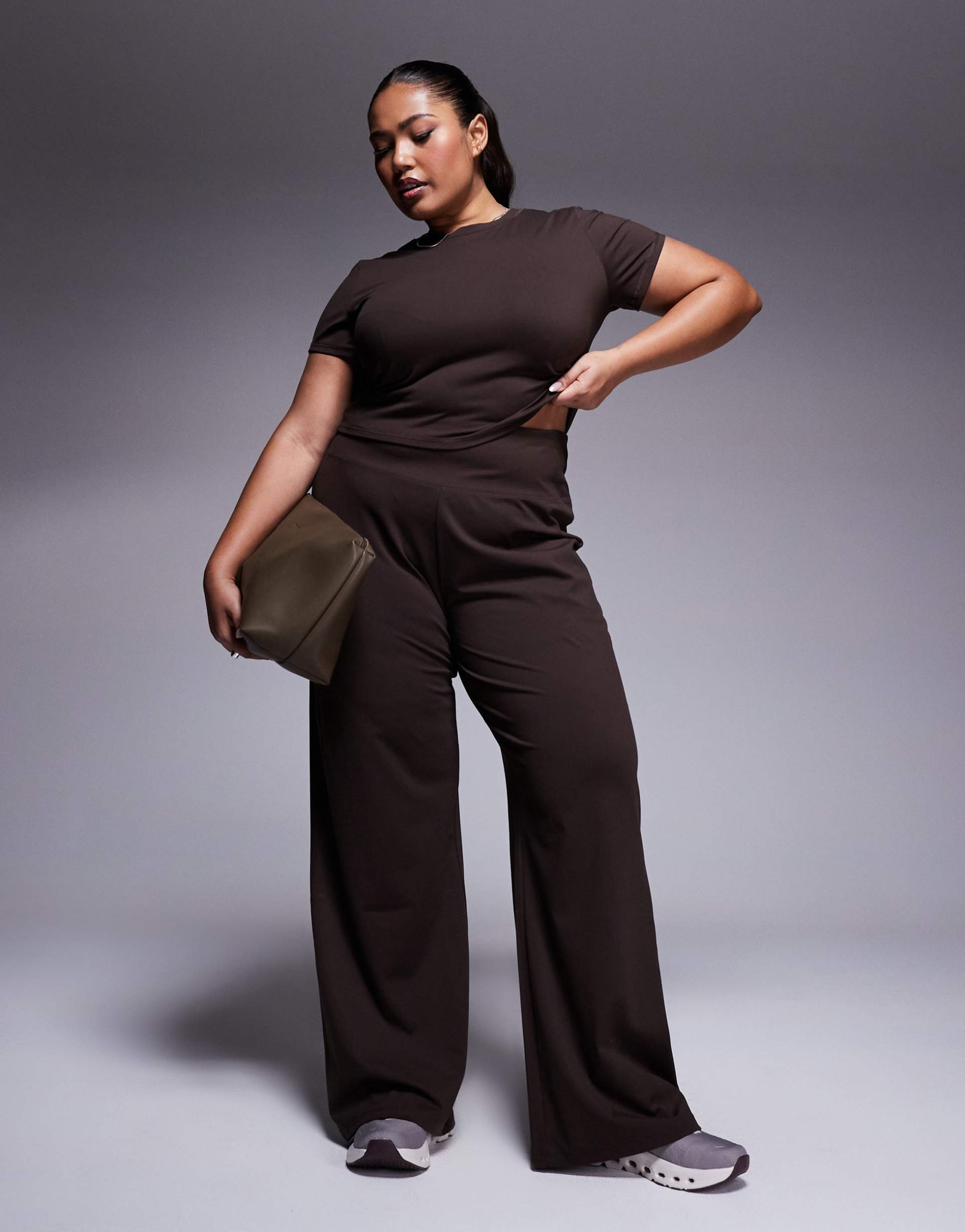 4505 curve icon soft touch high rise wide leg dance pants in chocolate