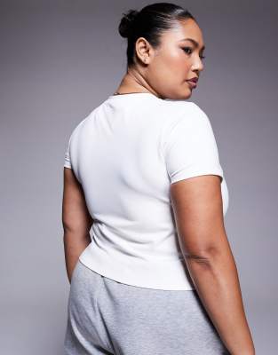 4505 Icon Boxy Heavyweight Cotton T-shirt With Quick Dry Finish In White