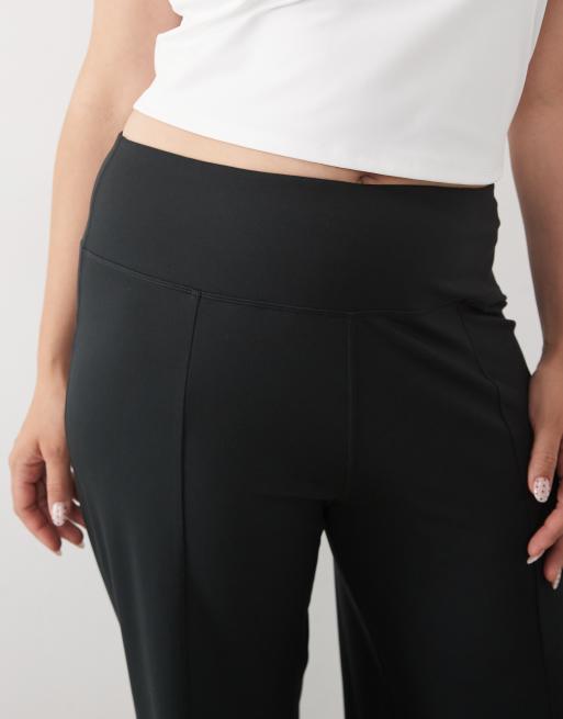 4505 Curve Icon soft touch wide leg dance pant with seam detail in black, 3 of 5