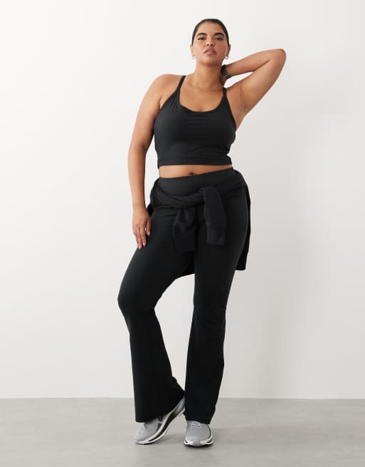 4505 Curve - Icon - Sort blød yoga-top med justerbare cami-stropper og indbygget BH, 3 af 4