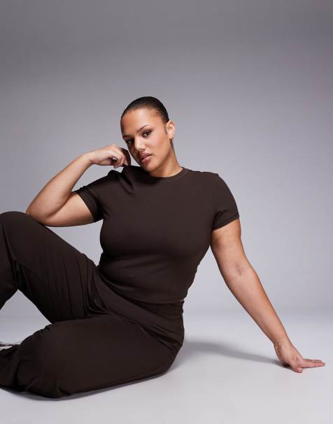 4505 Curve - Icon - T-shirt crop top en tissu doux - Chocolat - view 1