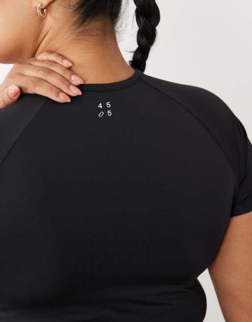 4505 Curve - Icon - T-shirt de sport ajusté en tissu à séchage rapide - Noir, 3 de 4