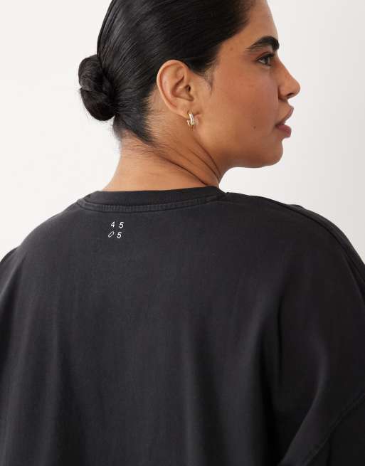 4505 Curve - Icon - Vasket sort cropped T-shirt i kraftigt, hurtigttørrende bomuld, 2 af 4