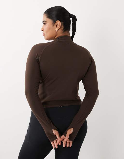 4505 - Curve - Icon - Zachte performance top met lange mouwen en rits in chocoladebruin, 4 van 4