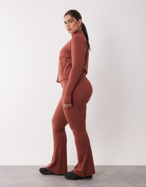 4505 Curve - Icon - Zachte, smalle yogalegging met uitlopende pijpen en hoge taille in amber bruin - view 1