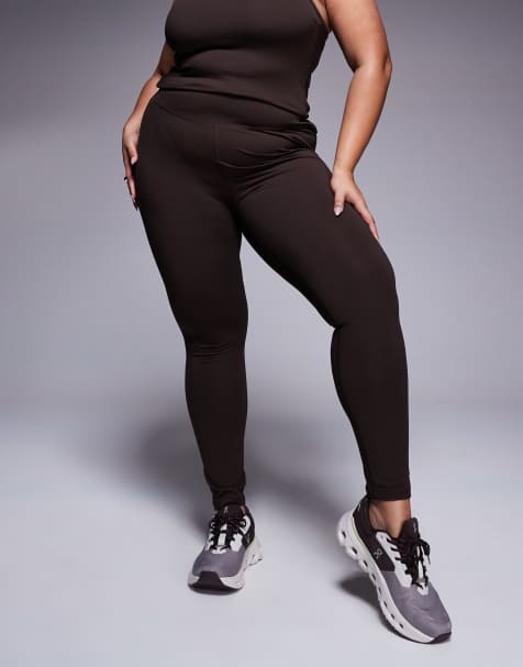 4505 - Curve - Icon - Zachte yogaset in chocoladebruin - view 1