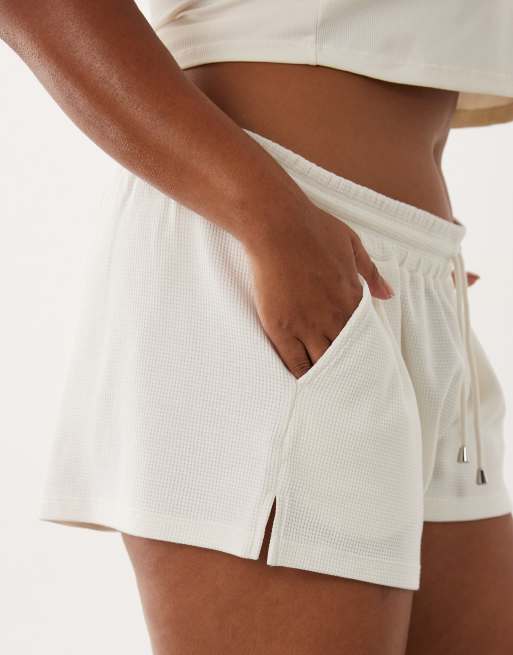 4505 Curve leichte Baumwoll-Waffel-Shorts mit Kordelzugbund in Cremeweiß, 4 von 5