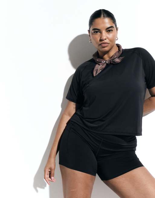 4505 Curve nylon performance mesh quick dry running t-shirt in black, 2 of 5