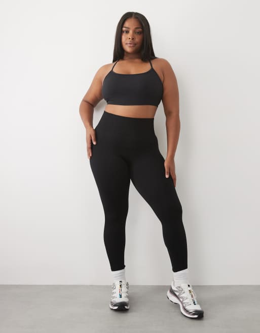 4505 Curve seamless baby rib medium support sports bra with removable padding in black, 3 of 4