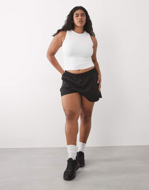 4505 Curve seamless lightweight rib 90s racer vest in white, 2 of 4