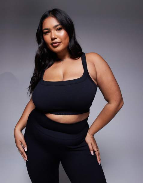 4505 Curve seamless sculpting medium support sports bra in black - view 1
