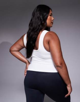 4505 CURVE SMOOTH SEAMLESS V NECK TANK TOP WITH SHELF BRA 