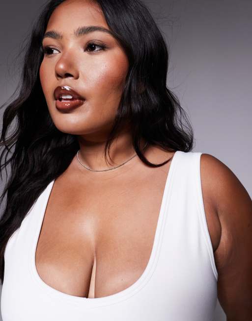 4505 Curve smooth seamless v neck tank top with shelf bra in parchment , 3 of 4