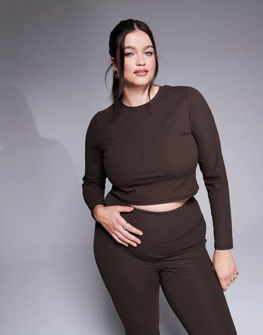 4505 Curve soft touch rib cropped long sleeve top in truffle 