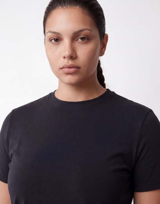 4505 Curve – Svart, figurnära, vardaglig t-shirt i bomull med snabbtorkande finish, 3 av 4