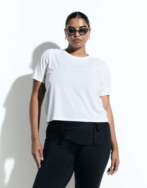 4505 Curve – Vit, snabbtorkande löpartröja i nylon och mesh, 4 av 5