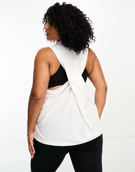 4505 Curve – Yoga-Trägertop in Weiß mit verdrehtem Design am Rücken , 4 von 4