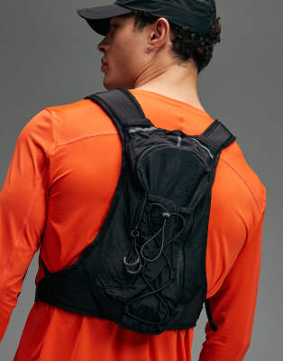 4505 - Débardeur de course réfléchissant de qualité supérieure avec poche zippée et porte-gourde - Noir