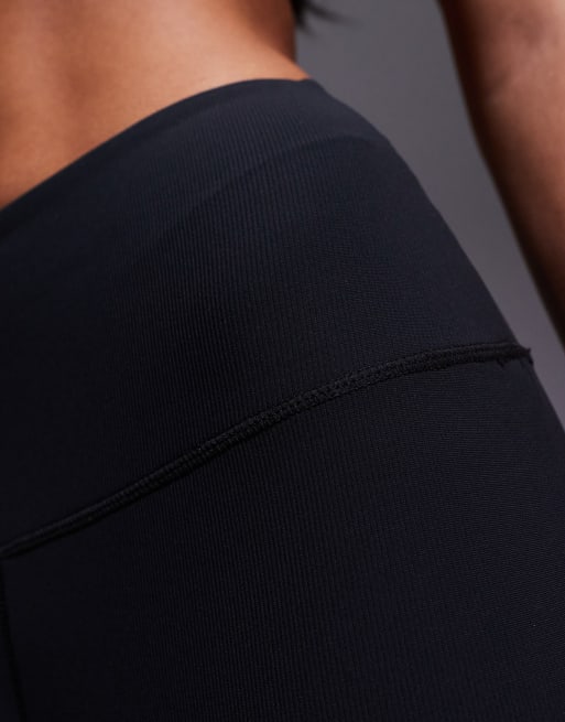 4505 – Fein gerippte, leicht ausgestellte Yoga-Leggings in Schwarz mit hohem Bund, 4 von 5