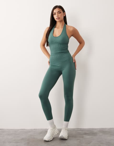 4505 – Figurformendes, nahtloses Trägertop und Leggings in Salbeigrün - view 1