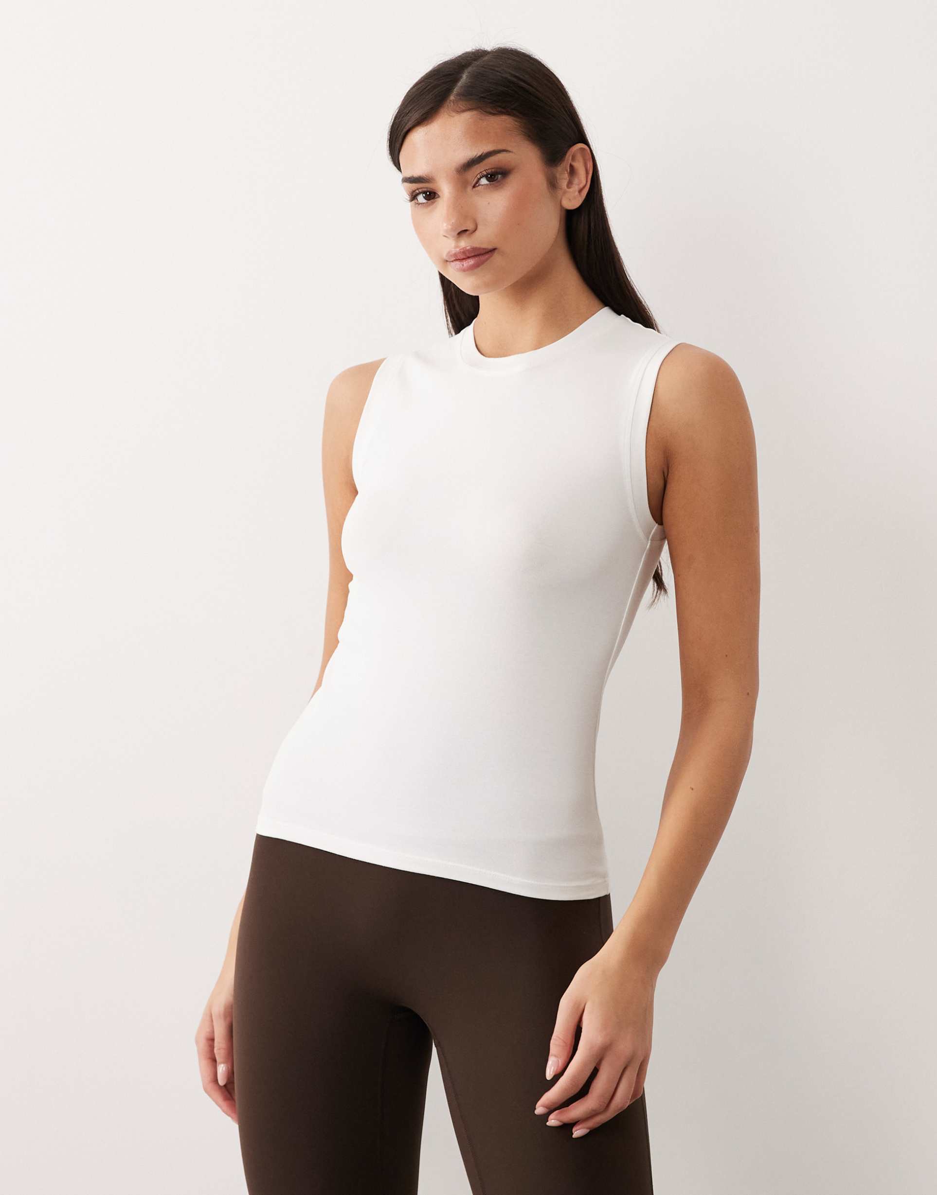 4505 fitted cotton everyday tank top with quick dry finish in white