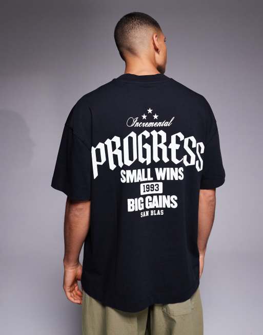 4505 - Forvasket sort, kraftig og oversized T-shirt i bomuld med print på ryggen og hurtigttørrende finish