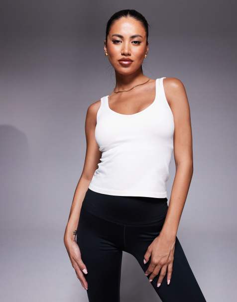 4505 smooth seamless V neck vest with inner bra in parchment