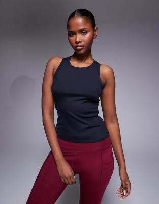 4505 - Geripptes Sport-Trägertop aus Funktionsmaterial in Schwarz