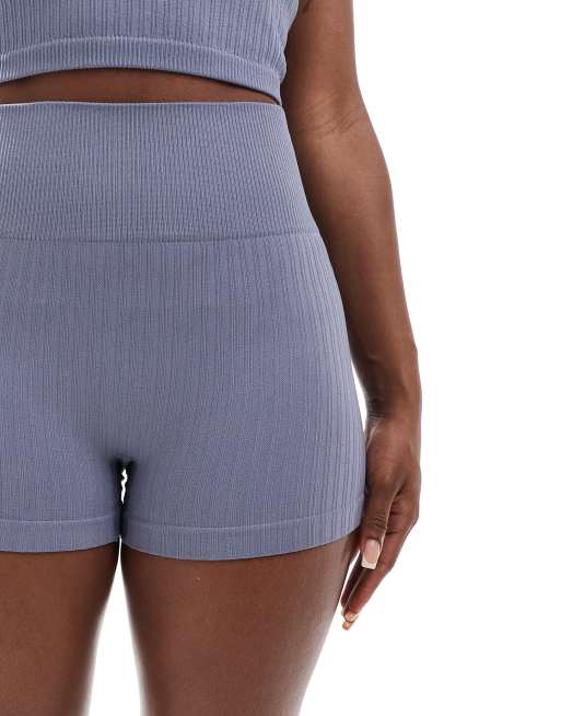 4505 – Gråblå, ribbade, korta shorts i seamless design med hög midja och 8 cm benlängd , 5 av 5