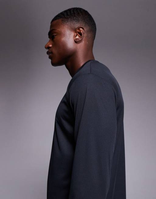 4505 - Hardloopshirt met lange mouwen en ruimvallende pasvorm van sneldrogend technisch mesh in zwart, 4 van 5